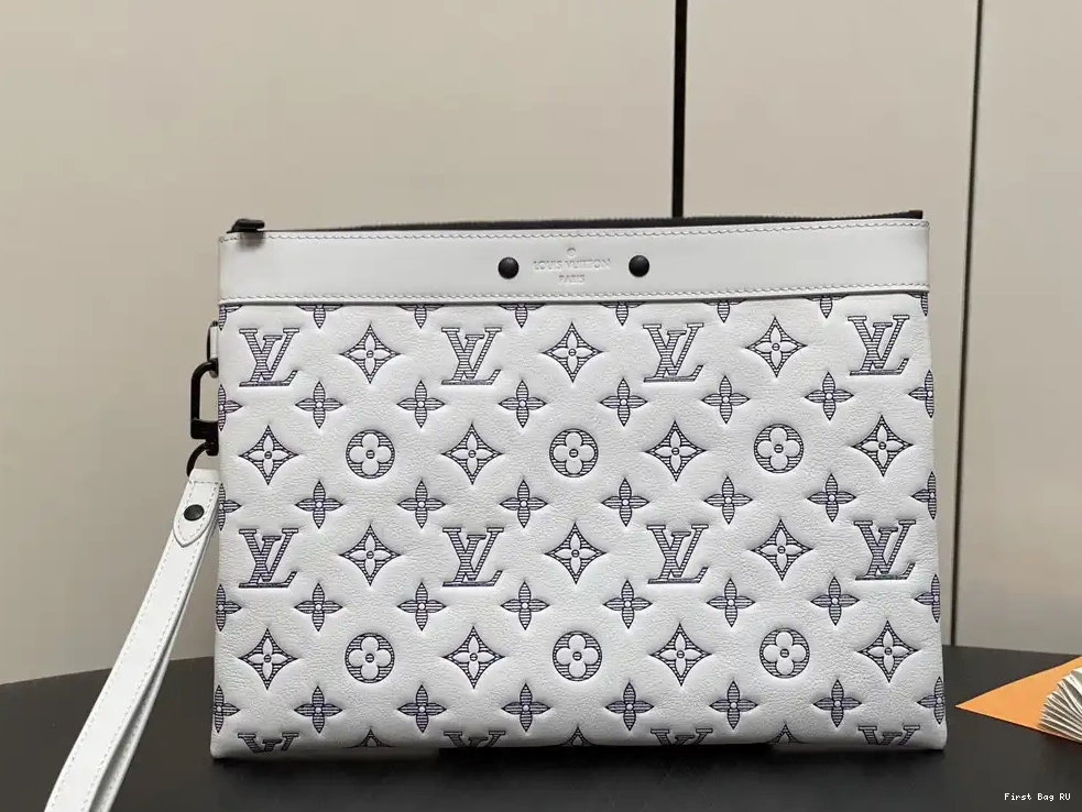 First bags ru POCHETTE TO-GO-30*21.5*2cm VUITTON LOUIS 0623